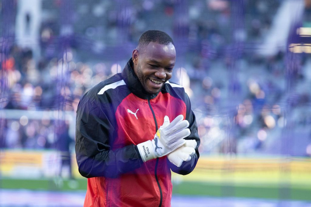 Mandanda poate juca p&acirc;nă la 40 de ani! Portarului francez i s-a propus prelungirea contractului