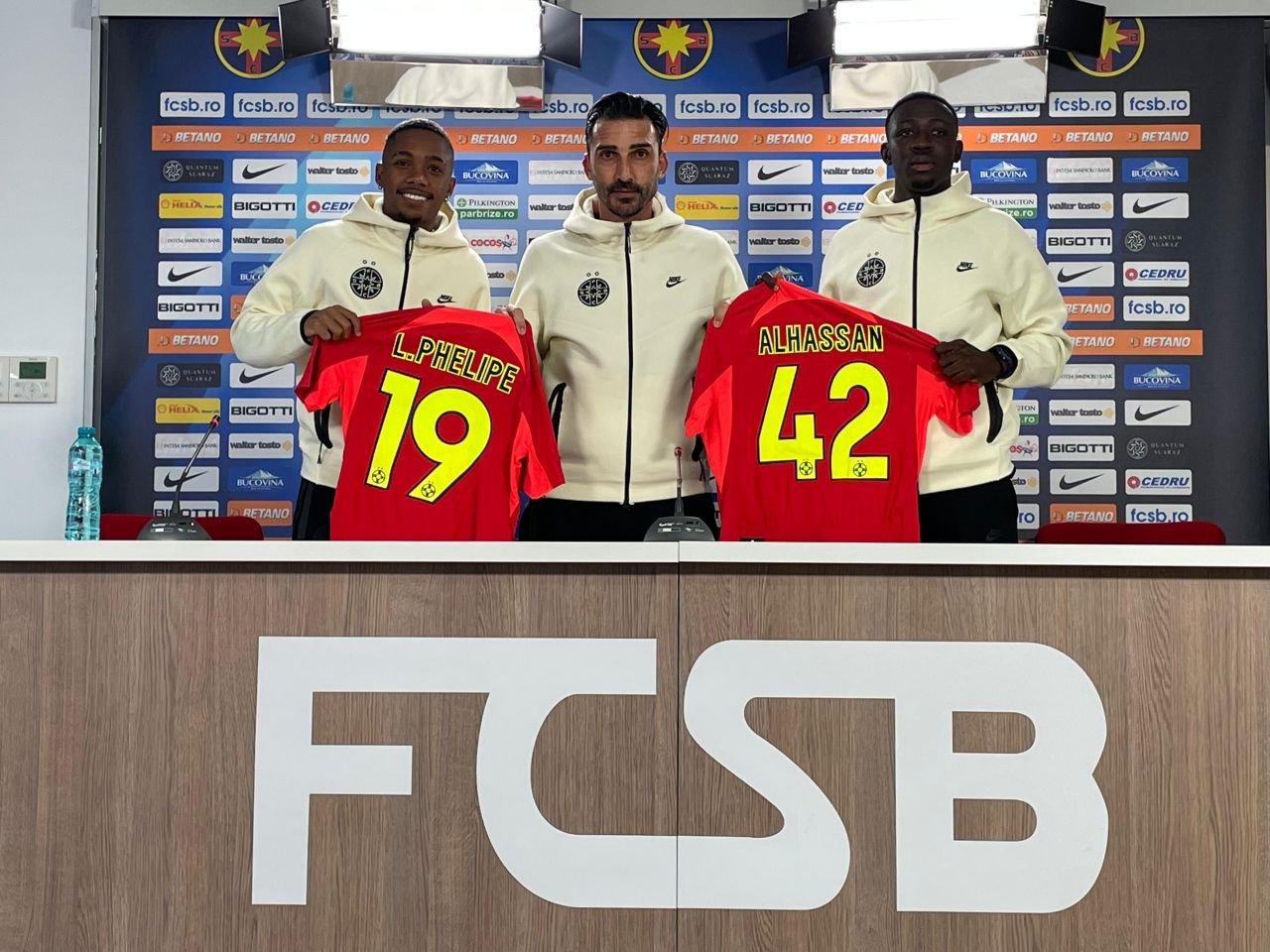 Luis Phelipe și Baba Alhassan, prezentați la FCSB: 