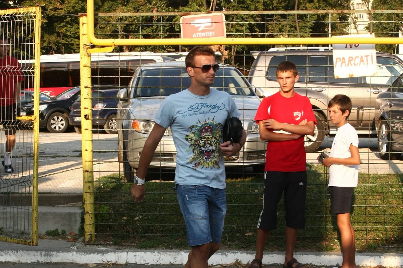 „Am dat punga cu bani înapoi. Ne durea inima pe toți!” Dinamoviștii „Baresi”, „Cannavaro”, „Nesta”_1