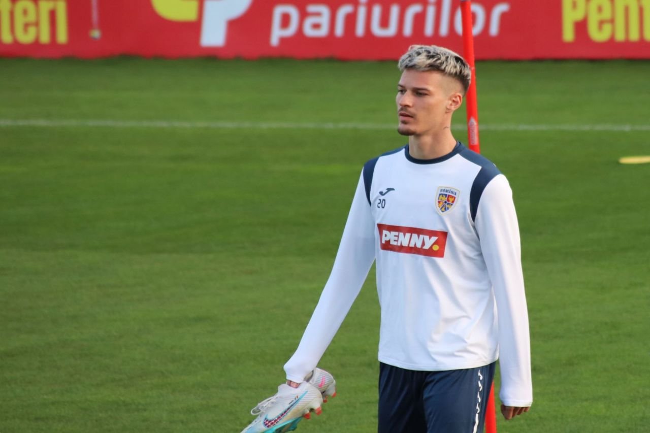 Un alt mare transfer, după cel al lui Drăgușin? Dennis Man este pe lista a două cluburi importante din Serie A_4