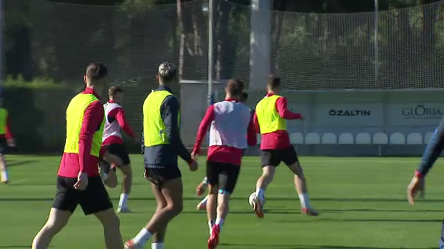Fotbaliștii de la FCSB se pregătesc intens pentru reluarea campionatului. Imagini de la antrenamentele din Antalya_4
