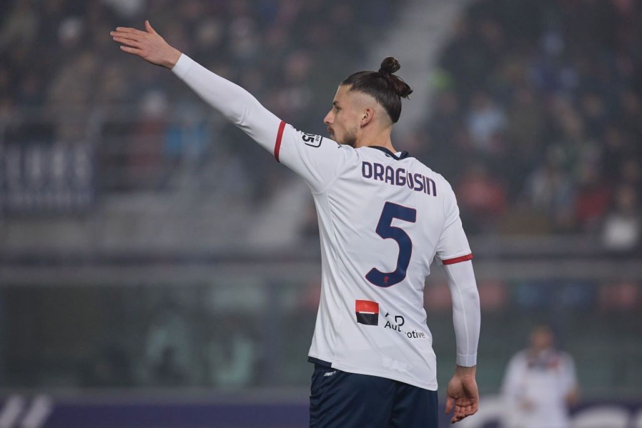 Suma de transfer a lui Mutu la Chelsea, cu doar 1.5 milioane de euro mai mică decât cea plătită de Tottenham pentru Drăgușin!_10