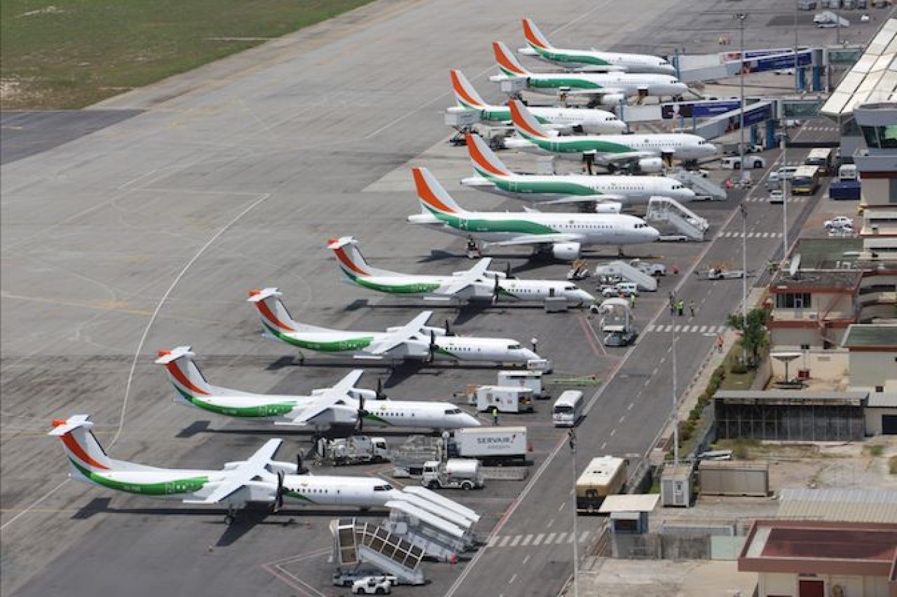 S-a evitat o tragedie! O echipă națională de fotbal, în pericol mortal, după ce jucătorii au început să leșine în avion_3