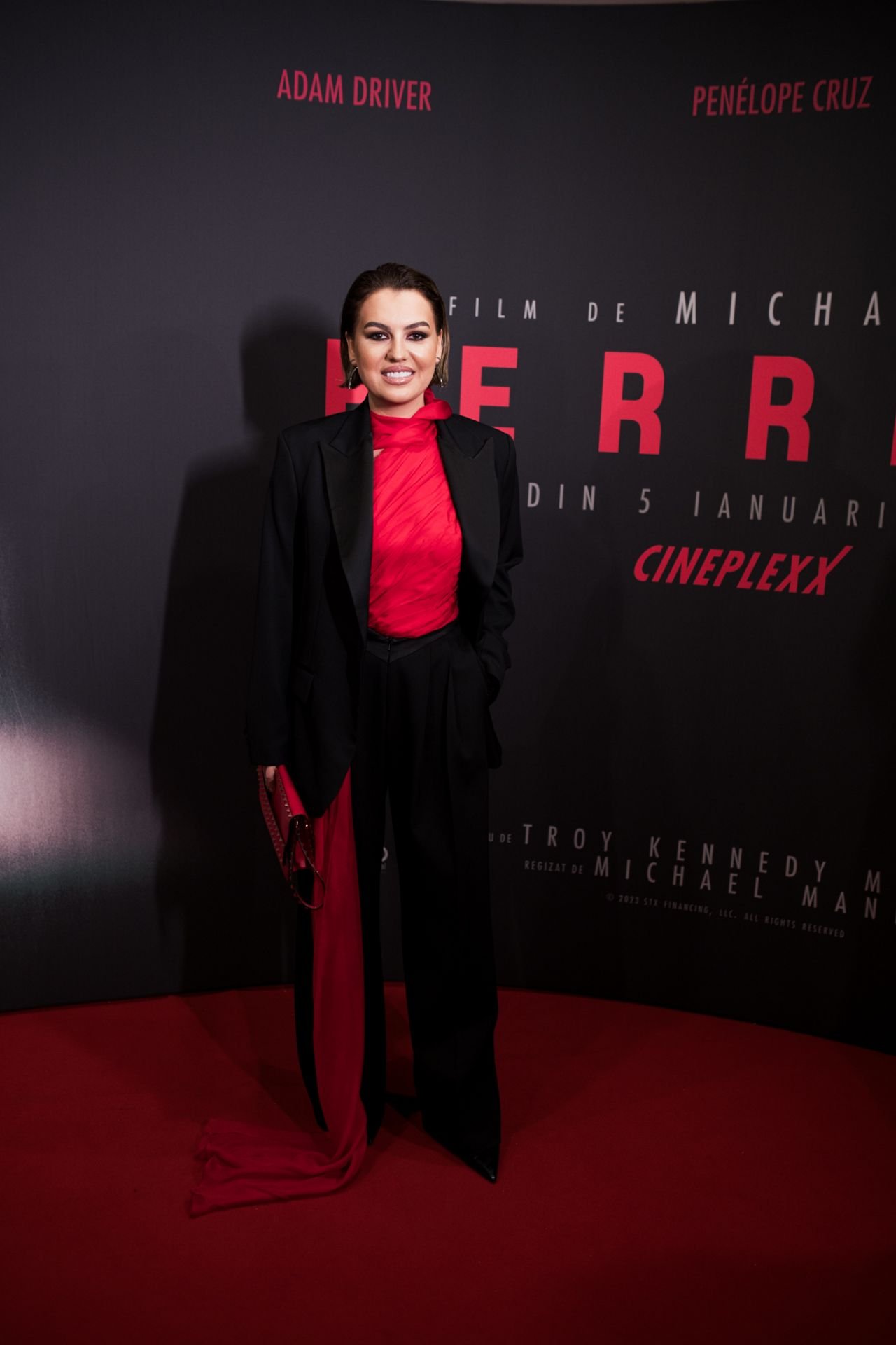 Cu ce mașină au venit Romina Gingașu și Pierro Ferrari la proiecția specială a filmului Ferrari_5