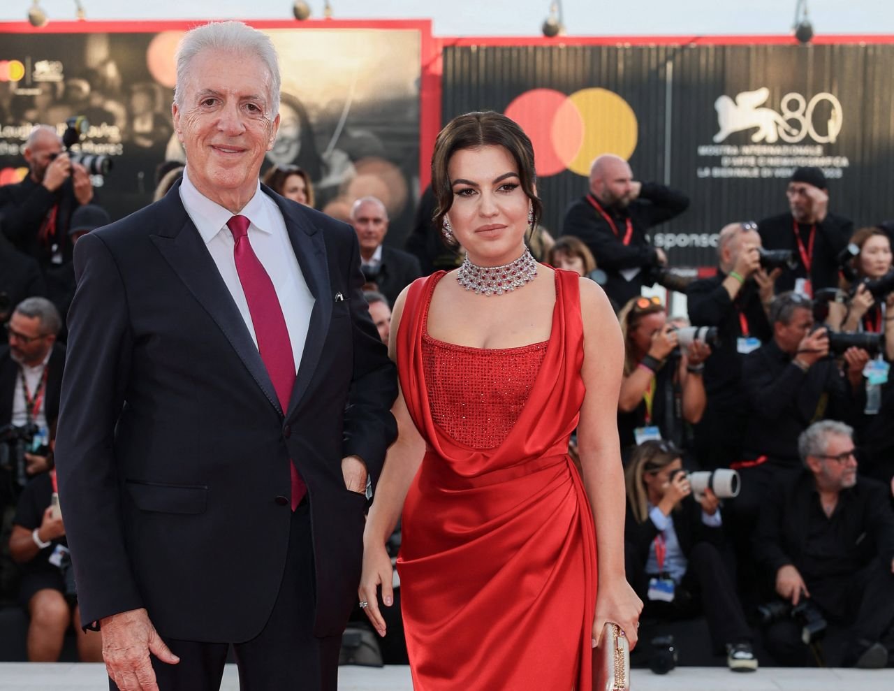 Cu ce mașină au venit Romina Gingașu și Pierro Ferrari la proiecția specială a filmului Ferrari_8