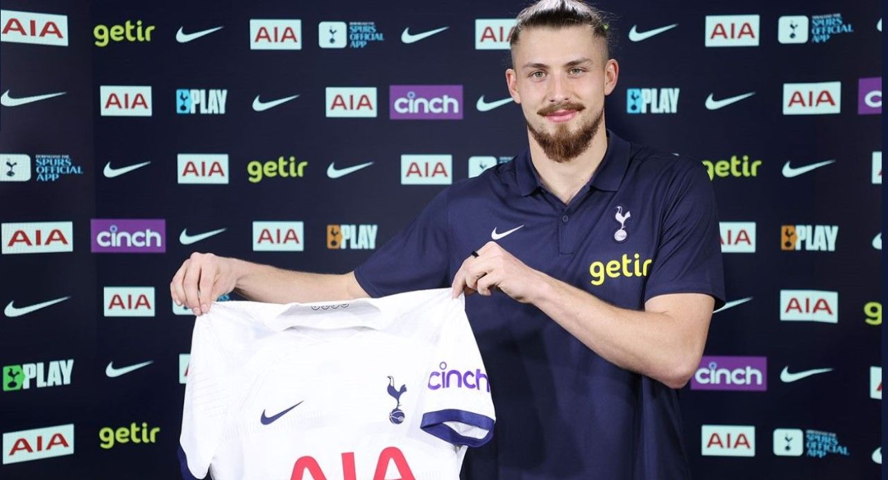 E gata! Radu Drăgușin a fost prezentat la Tottenham_2
