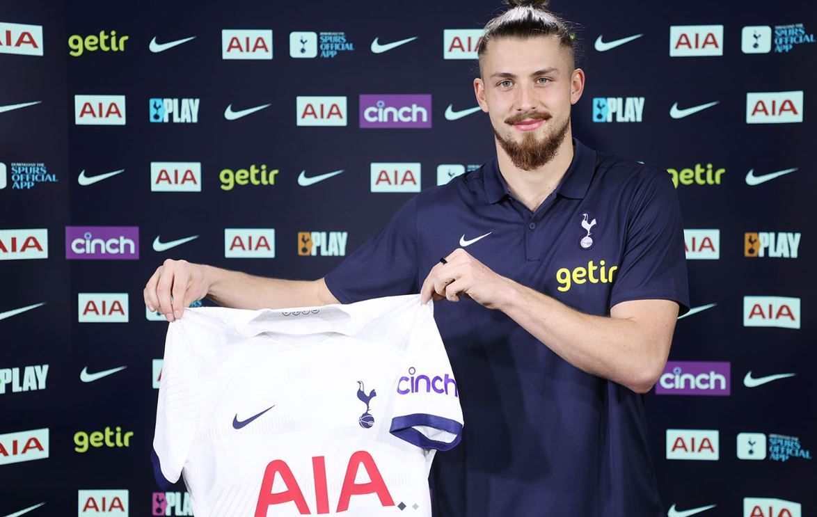E gata! Radu Drăgușin a fost prezentat la Tottenham_4