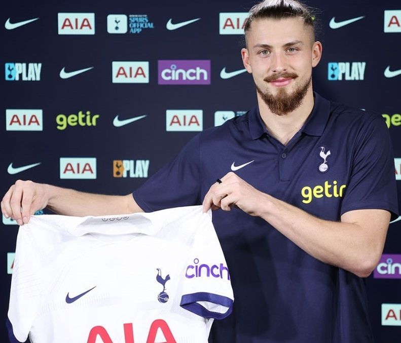 E gata! Radu Drăgușin a fost prezentat la Tottenham_5