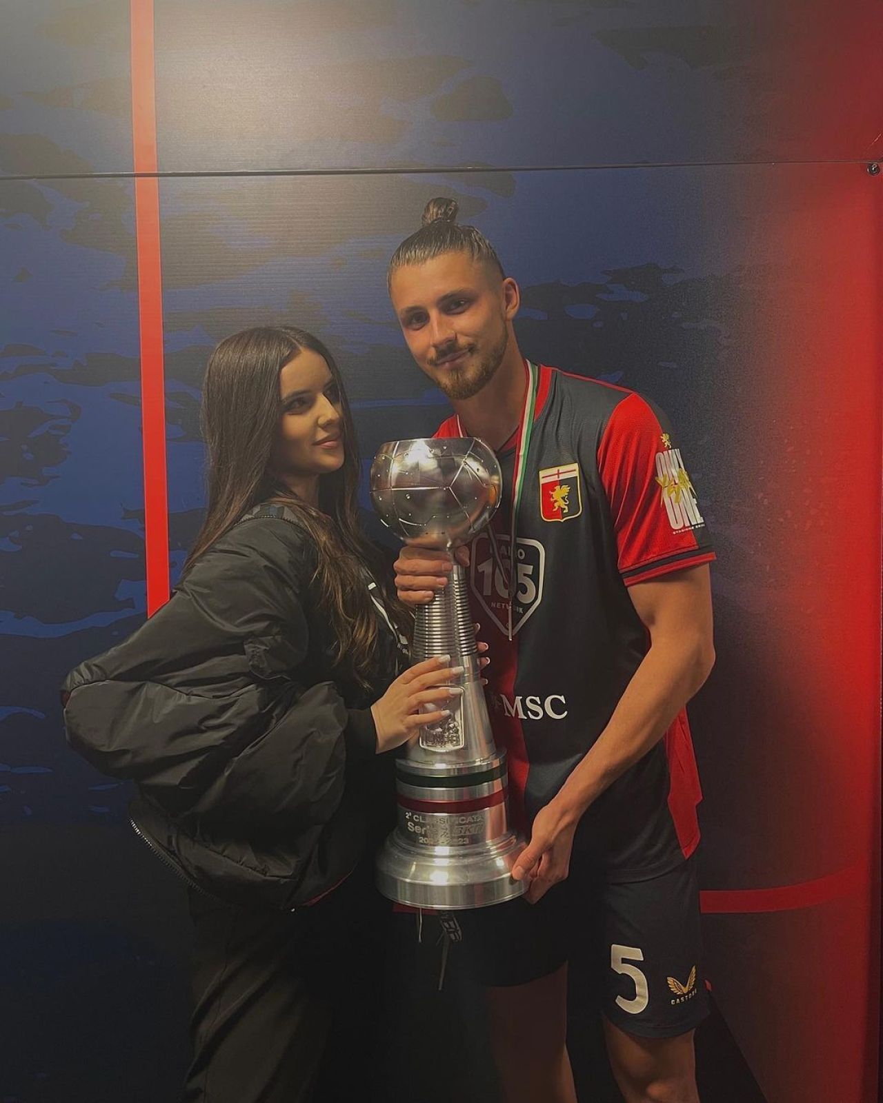 Iubita lui Radu Drăgușin a postat un mesaj imediat după ce Tottenham l-a prezentat oficial _46