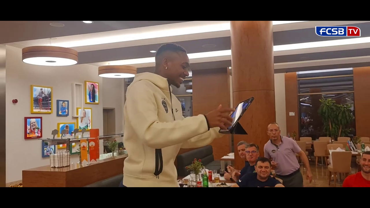 Noile transferuri de la FCSB + Siyabonga Ngezana și-au primit 'botezul' în cantonament! Fundașul i-a făcut pe toți să râdă și să strige: „Mincinosule” _7