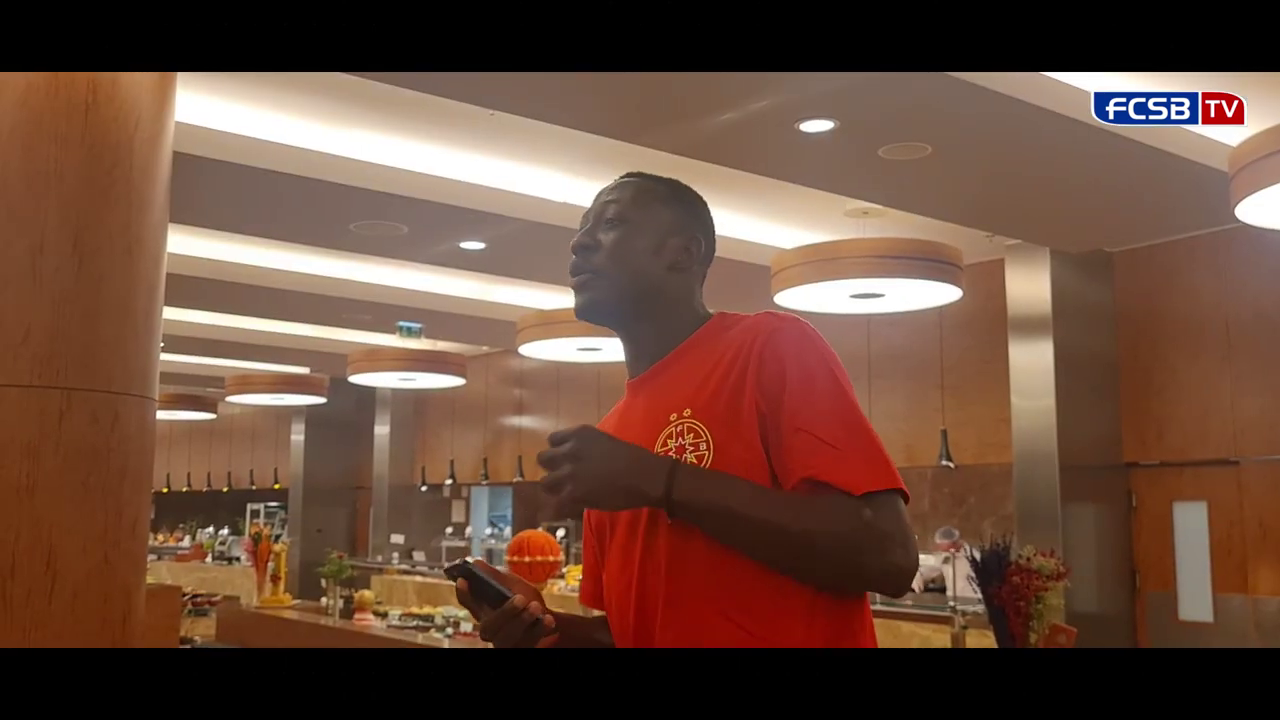 Noile transferuri de la FCSB + Siyabonga Ngezana și-au primit 'botezul' în cantonament! Fundașul i-a făcut pe toți să râdă și să strige: „Mincinosule” _14