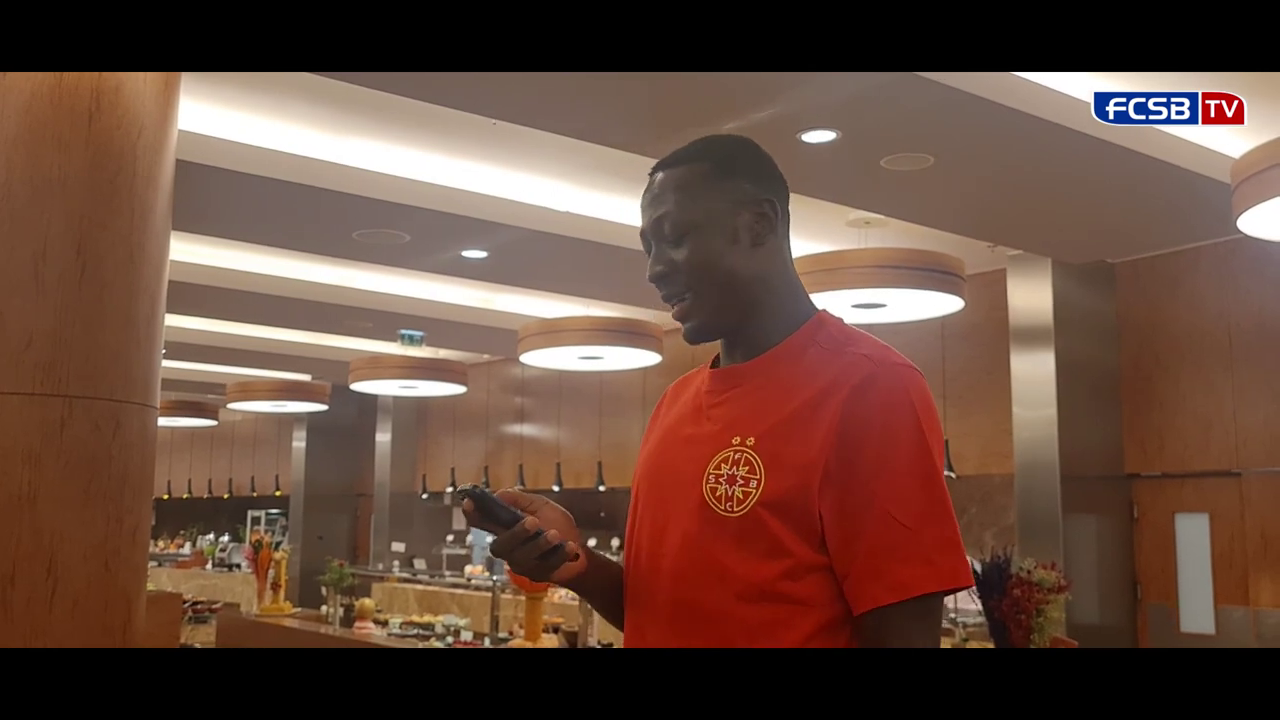 Noile transferuri de la FCSB + Siyabonga Ngezana și-au primit 'botezul' în cantonament! Fundașul i-a făcut pe toți să râdă și să strige: „Mincinosule” _15
