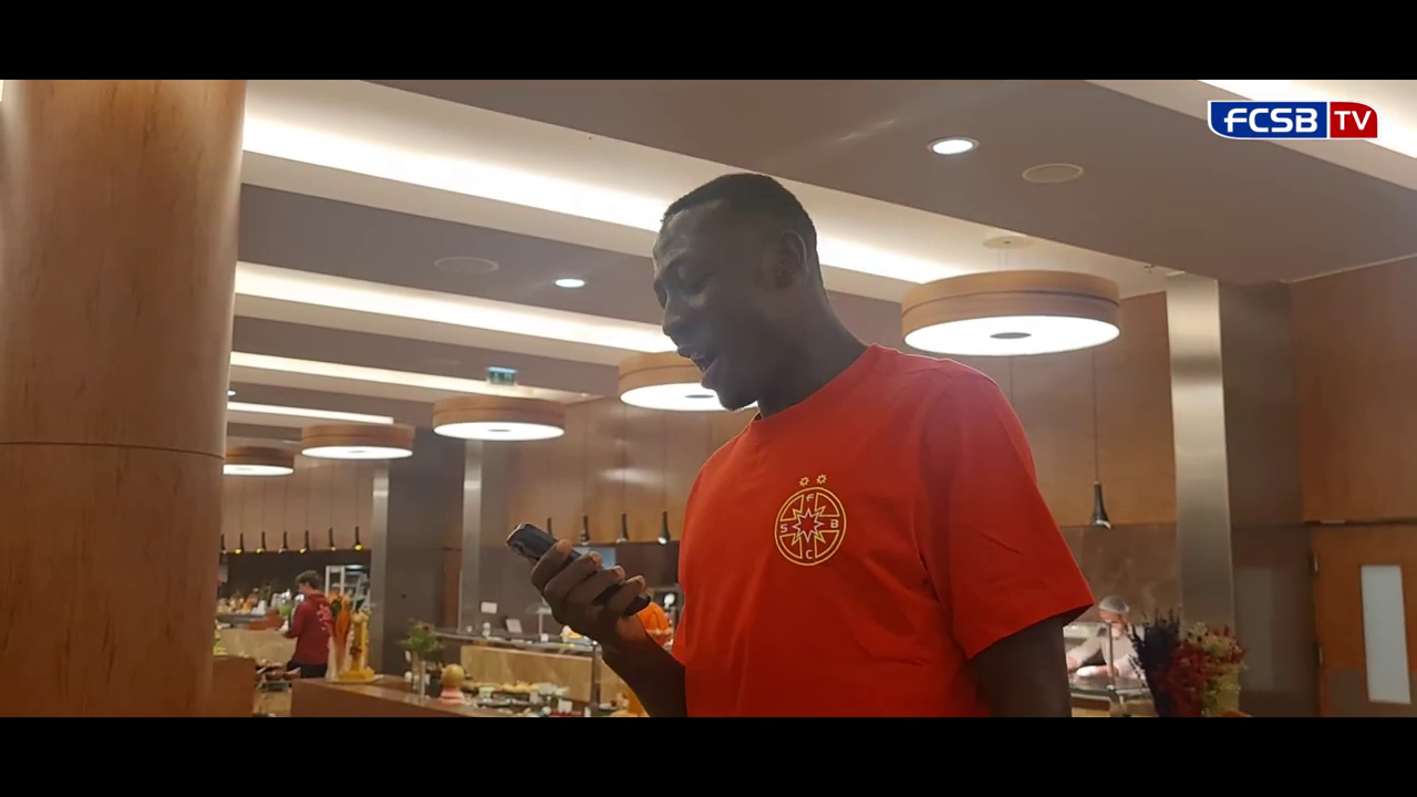 Noile transferuri de la FCSB + Siyabonga Ngezana și-au primit 'botezul' în cantonament! Fundașul i-a făcut pe toți să râdă și să strige: „Mincinosule” _19