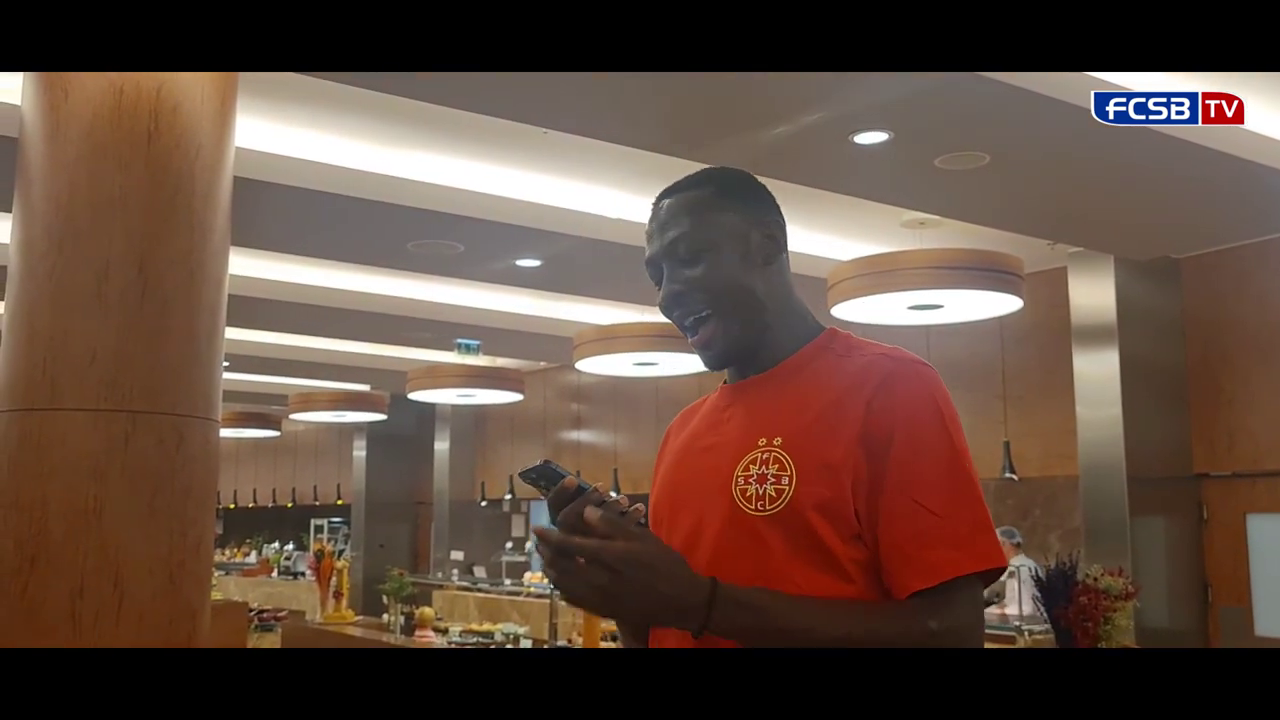 Noile transferuri de la FCSB + Siyabonga Ngezana și-au primit 'botezul' în cantonament! Fundașul i-a făcut pe toți să râdă și să strige: „Mincinosule” _20