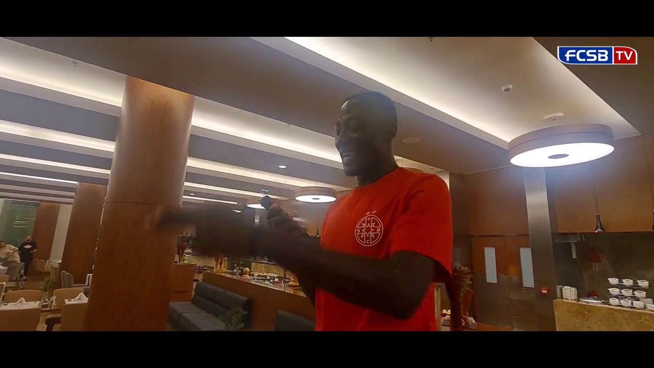 Noile transferuri de la FCSB + Siyabonga Ngezana și-au primit 'botezul' în cantonament! Fundașul i-a făcut pe toți să râdă și să strige: „Mincinosule” _22