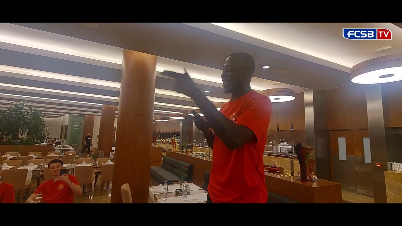 Noile transferuri de la FCSB + Siyabonga Ngezana și-au primit 'botezul' în cantonament! Fundașul i-a făcut pe toți să râdă și să strige: „Mincinosule” _23