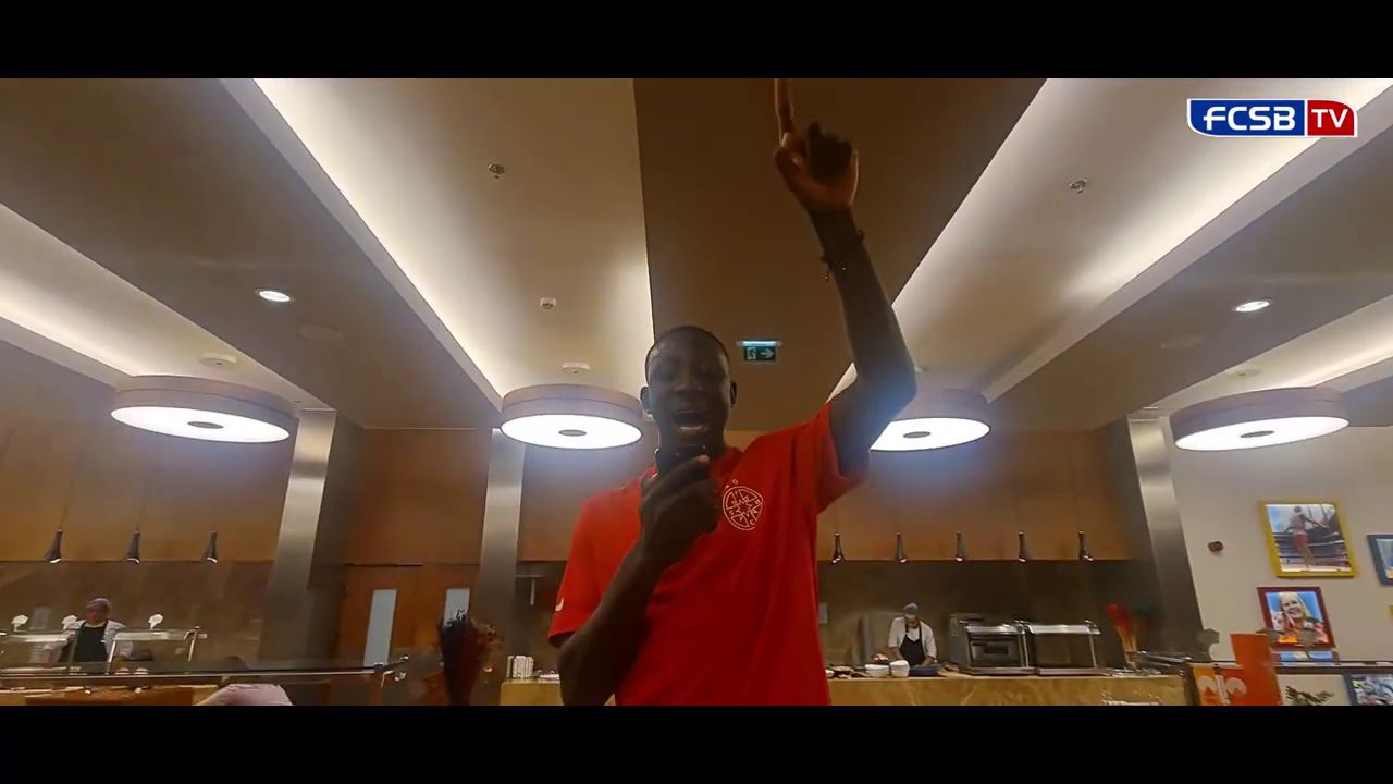 Noile transferuri de la FCSB + Siyabonga Ngezana și-au primit 'botezul' în cantonament! Fundașul i-a făcut pe toți să râdă și să strige: „Mincinosule” _26