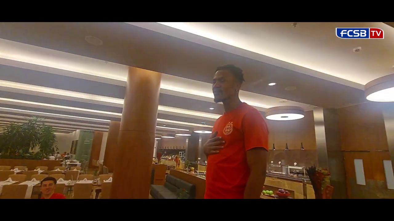 Noile transferuri de la FCSB + Siyabonga Ngezana și-au primit 'botezul' în cantonament! Fundașul i-a făcut pe toți să râdă și să strige: „Mincinosule” _34