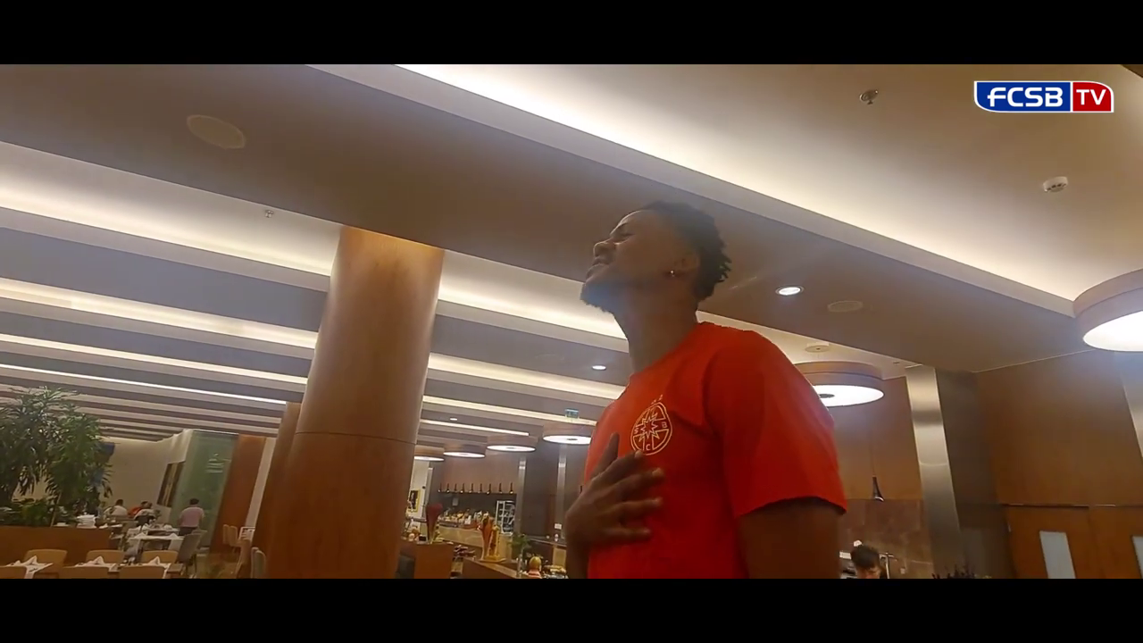 Noile transferuri de la FCSB + Siyabonga Ngezana și-au primit 'botezul' în cantonament! Fundașul i-a făcut pe toți să râdă și să strige: „Mincinosule” _37
