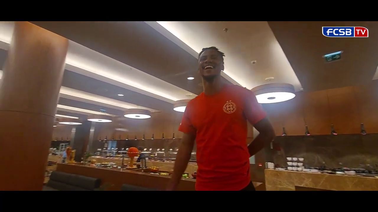 Noile transferuri de la FCSB + Siyabonga Ngezana și-au primit 'botezul' în cantonament! Fundașul i-a făcut pe toți să râdă și să strige: „Mincinosule” _43