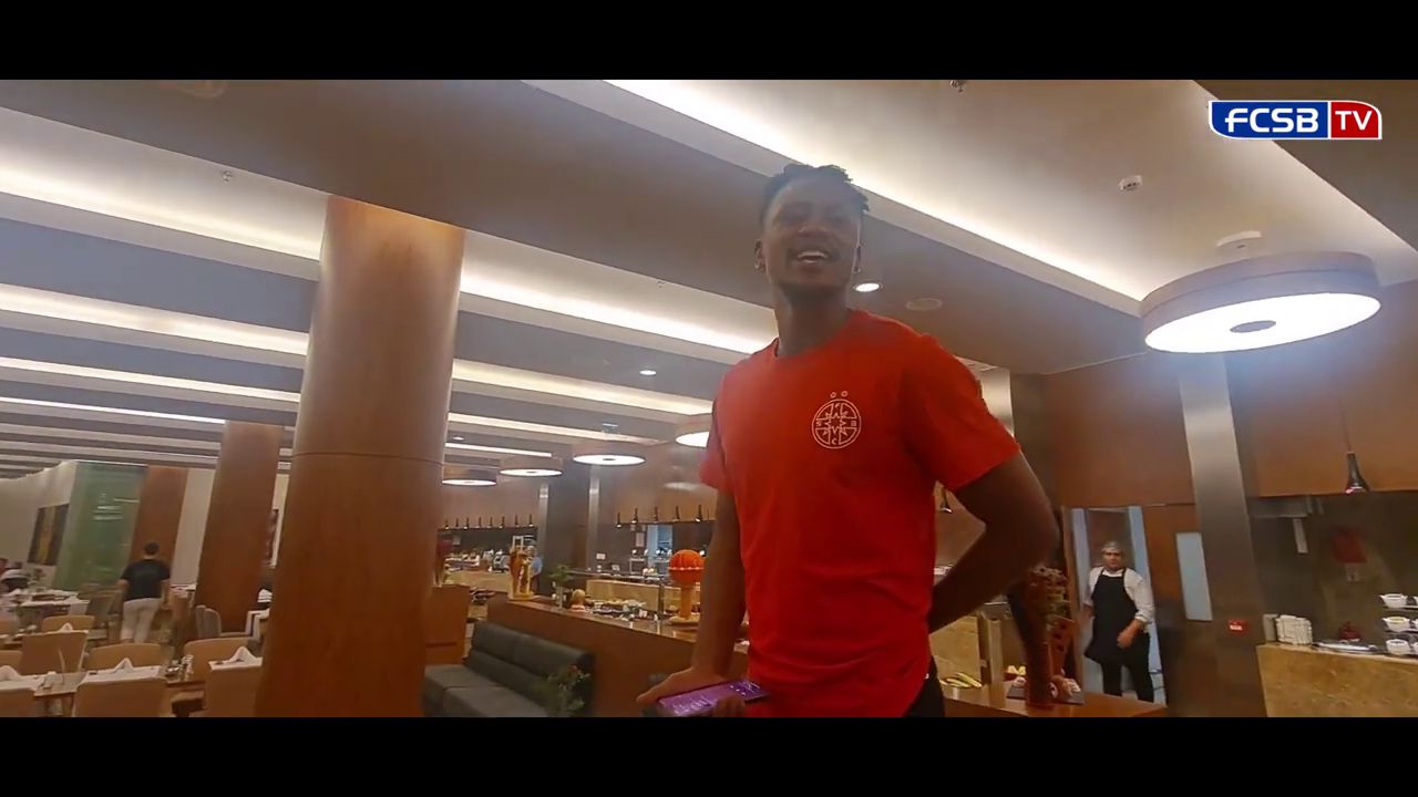 Noile transferuri de la FCSB + Siyabonga Ngezana și-au primit 'botezul' în cantonament! Fundașul i-a făcut pe toți să râdă și să strige: „Mincinosule” _46