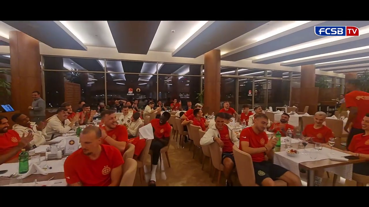 Noile transferuri de la FCSB + Siyabonga Ngezana și-au primit 'botezul' în cantonament! Fundașul i-a făcut pe toți să râdă și să strige: „Mincinosule” _48