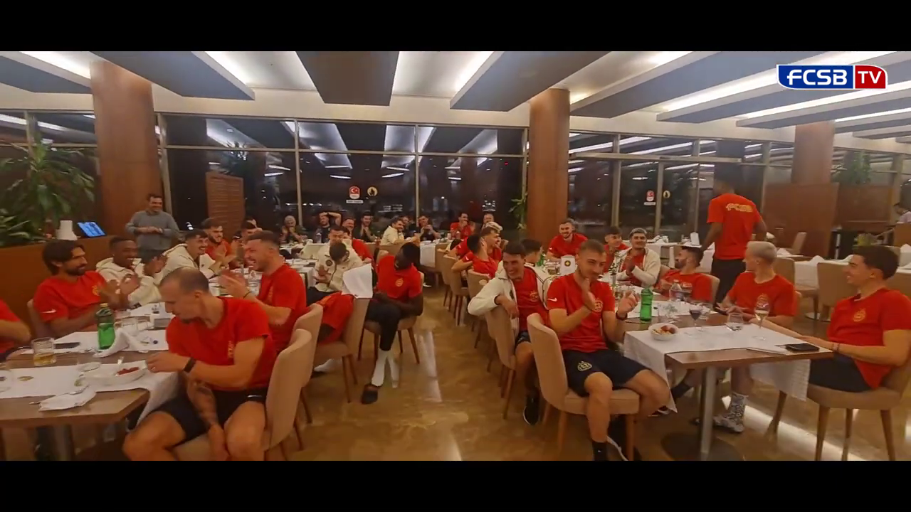 Noile transferuri de la FCSB + Siyabonga Ngezana și-au primit 'botezul' în cantonament! Fundașul i-a făcut pe toți să râdă și să strige: „Mincinosule” _49