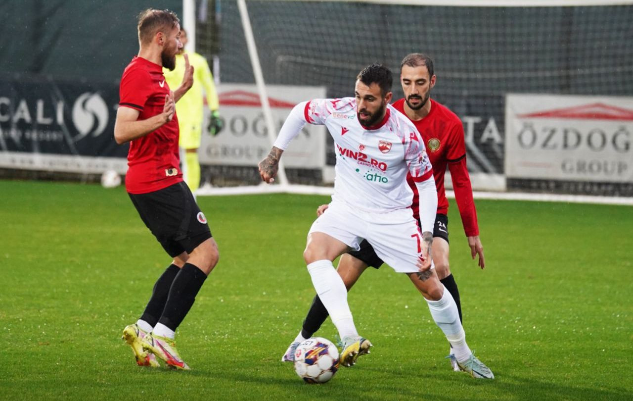 Dinamo - Charleroi s-a &icirc;ncheiat! Asta e Dinamo: show ofensiv &icirc;n prima parte, apoi a primit 5 goluri &icirc;n 25 de minute + Darko Velkovski, la debut