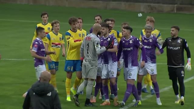 Încăierare la amicalul Rapidului! Bergodi a intrat pe teren. Spionii de la FCSB, în tribune_9