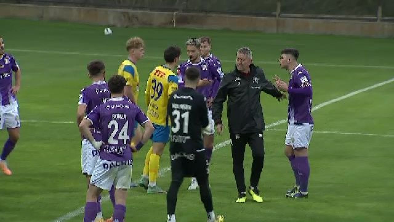Încăierare la amicalul Rapidului! Bergodi a intrat pe teren. Spionii de la FCSB, în tribune_10