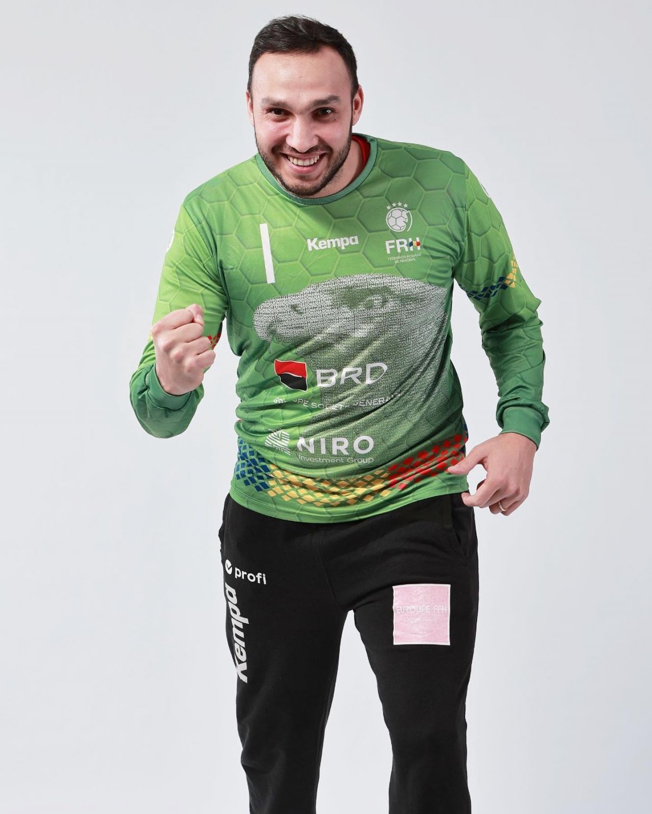 Ionuț Iancu a făcut minuni în poarta României și a fost inclus de EHF în TOP 5 parade de la Campionatul European de handbal masculin_3
