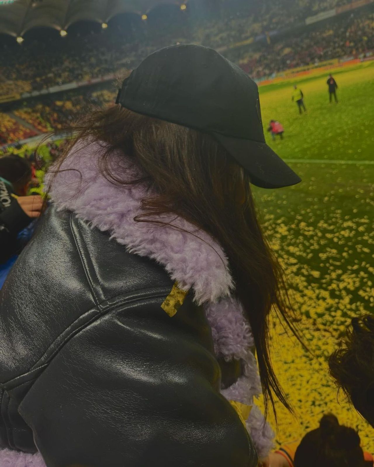 Iubita și sora lui Radu Drăgușin, surprinse cu partenera unui fotbalist de la Tottenham! Ce au făcut_27