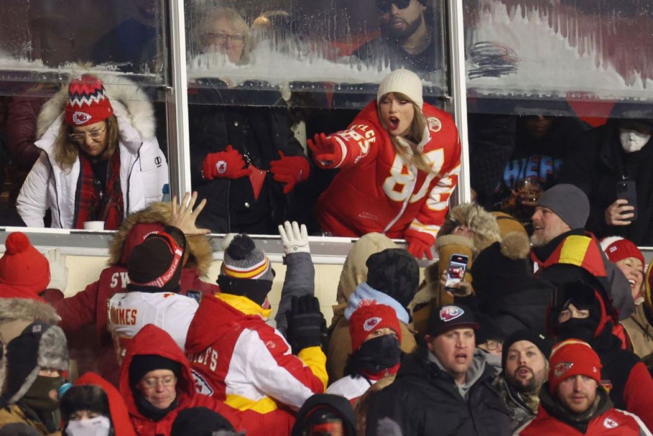 Un frig de îngheață... mustățile! Imagini senzaționale din NFL de la meciul care s-a jucat la -20 de grade Celsius! Taylor Swift a făcut spectacol_7