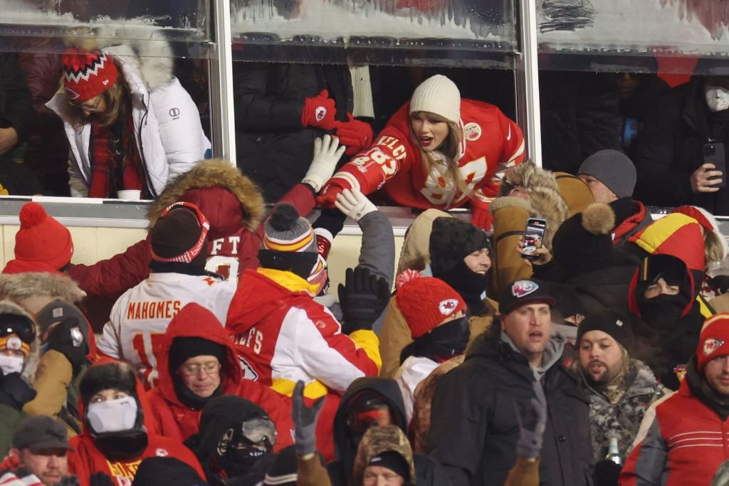 Un frig de îngheață... mustățile! Imagini senzaționale din NFL de la meciul care s-a jucat la -20 de grade Celsius! Taylor Swift a făcut spectacol_9