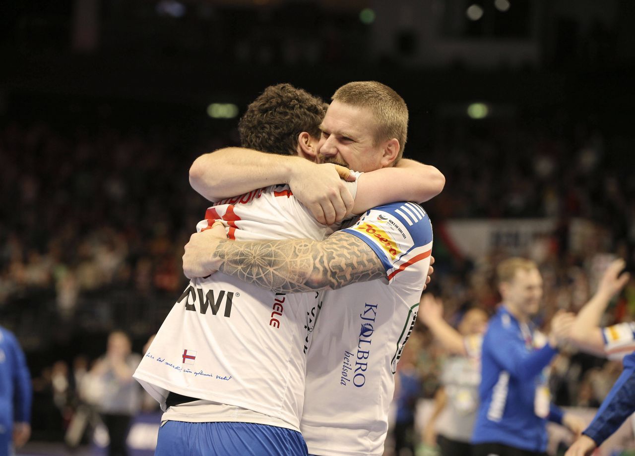 Nebunie! Surpriză uriașă la Campionatul European de handbal masculin: naționala Insulelor Feroe a reușit un rezultat magnific. Fiesta în tribune_8