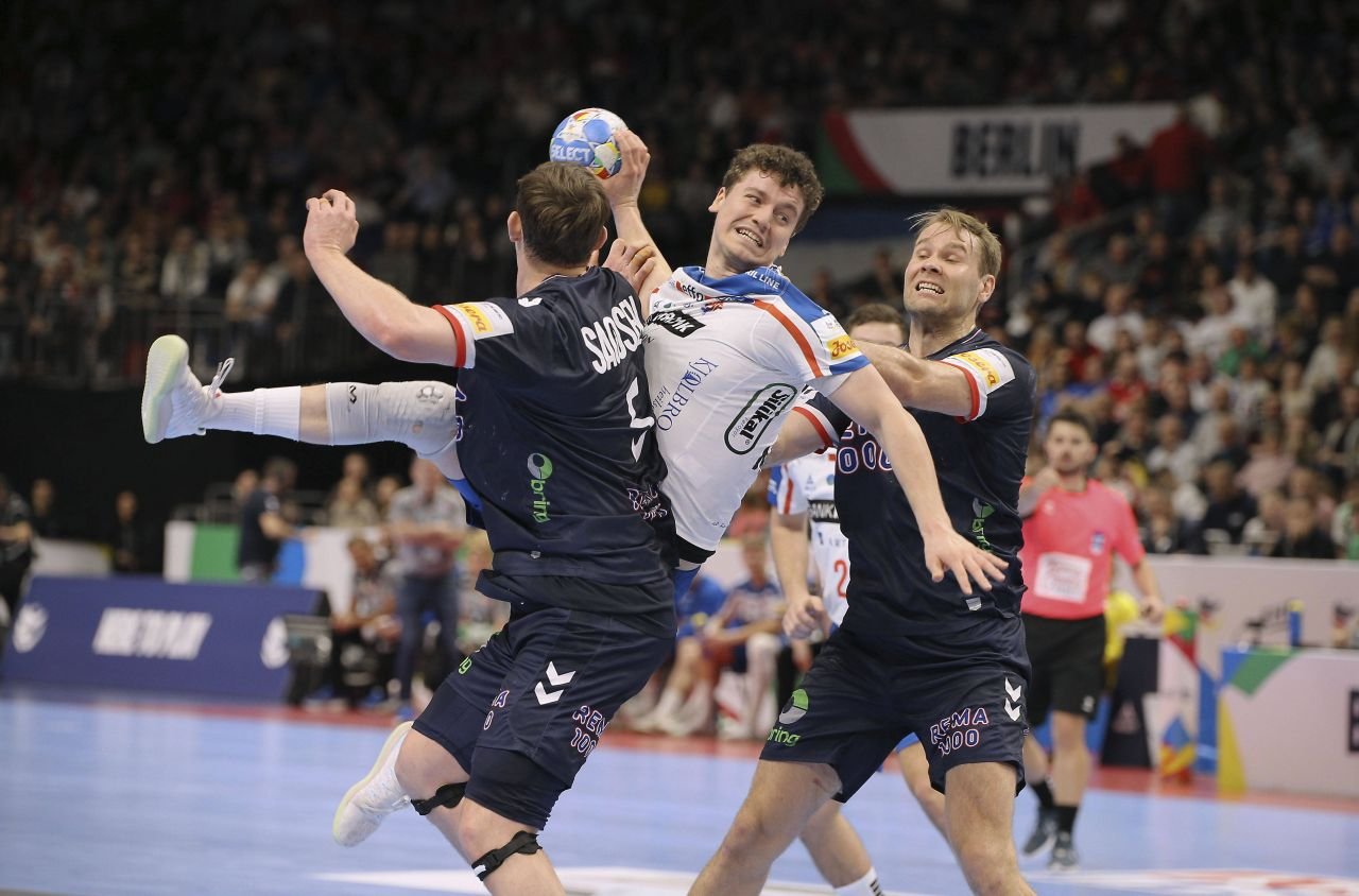 Nebunie! Surpriză uriașă la Campionatul European de handbal masculin: naționala Insulelor Feroe a reușit un rezultat magnific. Fiesta în tribune_13