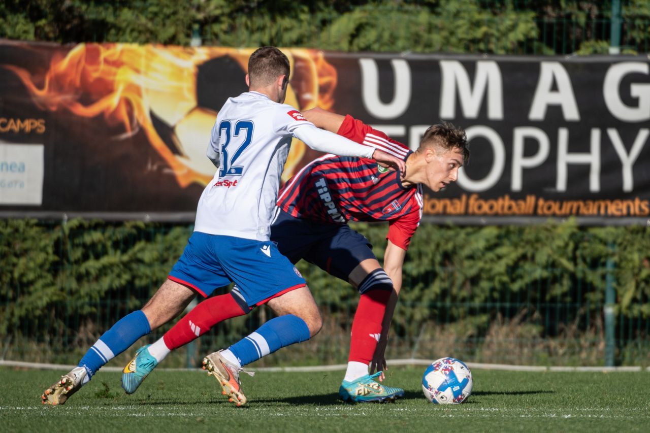 Bară-bară-gol la debutul pentru MOL! Românul din naționala Ungariei a înscris spectaculos în primul său meci la fosta campioană MOL Fehervar_2