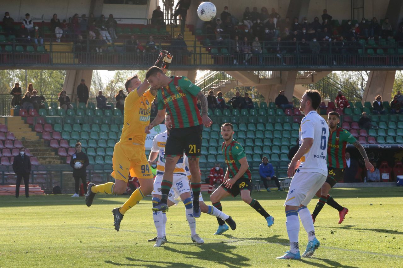 FC Botoșani transferă un portar spectaculos, cu aproape 200 de meciuri jucate în fotbalul profesionist din Italia!_9