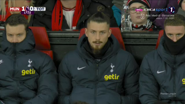 Cum a fost surprins Radu Drăgușin în Manchester United - Tottenham_2