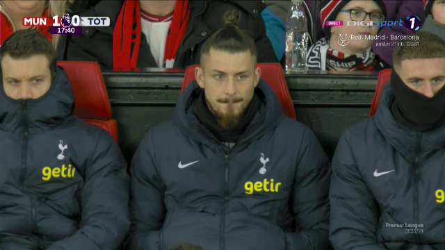 Cum a fost surprins Radu Drăgușin în Manchester United - Tottenham_40