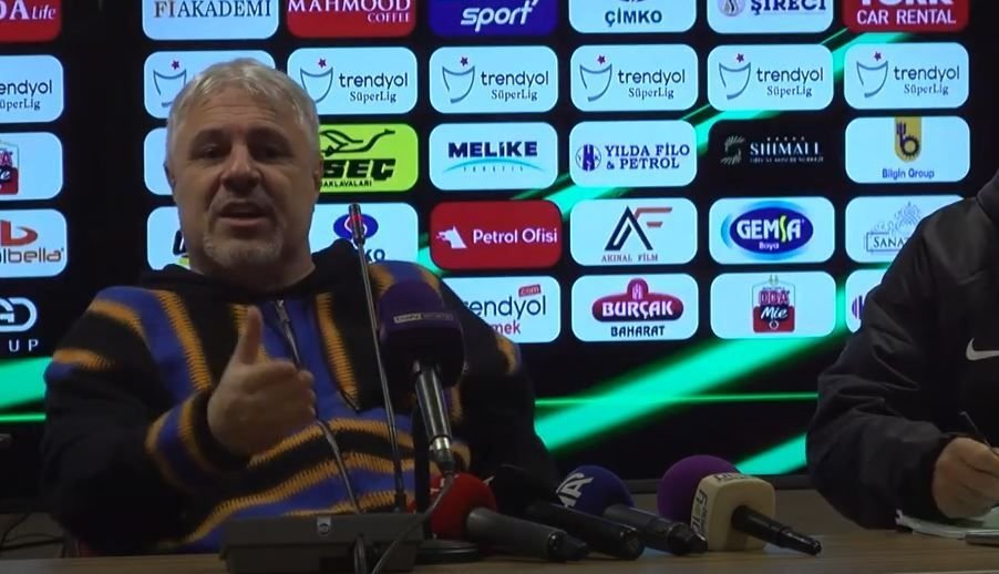„A luat-o razna!”/ „E vina celor care te-au adus!” Șumudică e „mitraliat” în Turcia, după ce a făcut circ în două limbi_9