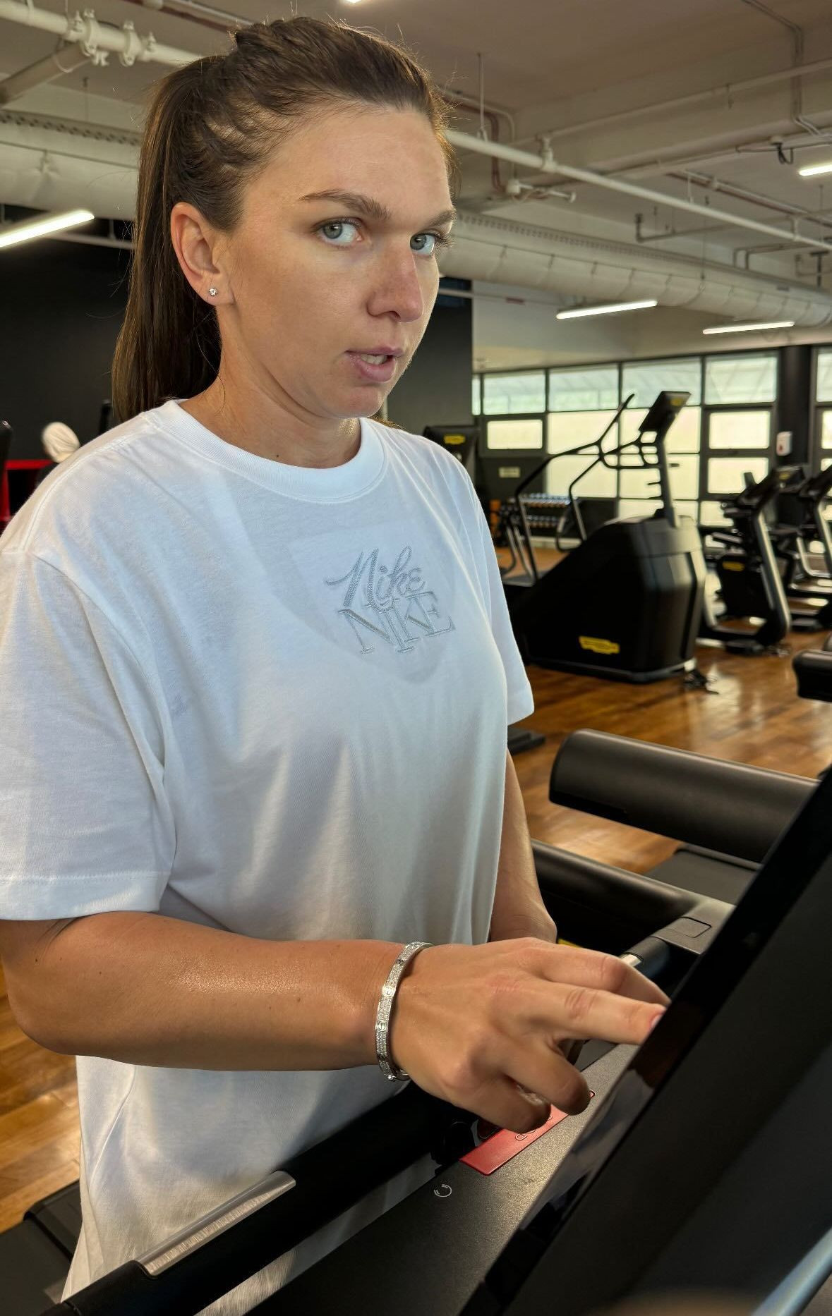 Antrenament spartan pentru Simona Halep: C&acirc;teodată pe barcă, de cele mai multe ori muncă