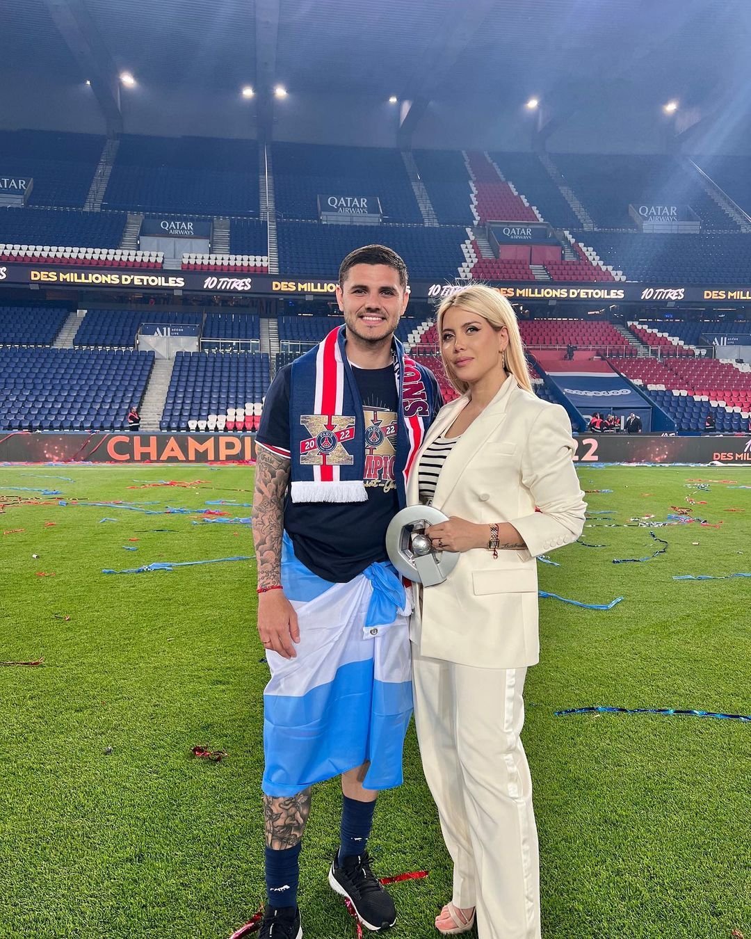 Adil Rami a uitat-o pe Pamela Anderson! S-a cuplat cu o BOMBA SEXY din Anglia si a zburat cu avionul special pentru ea. FOTO_48