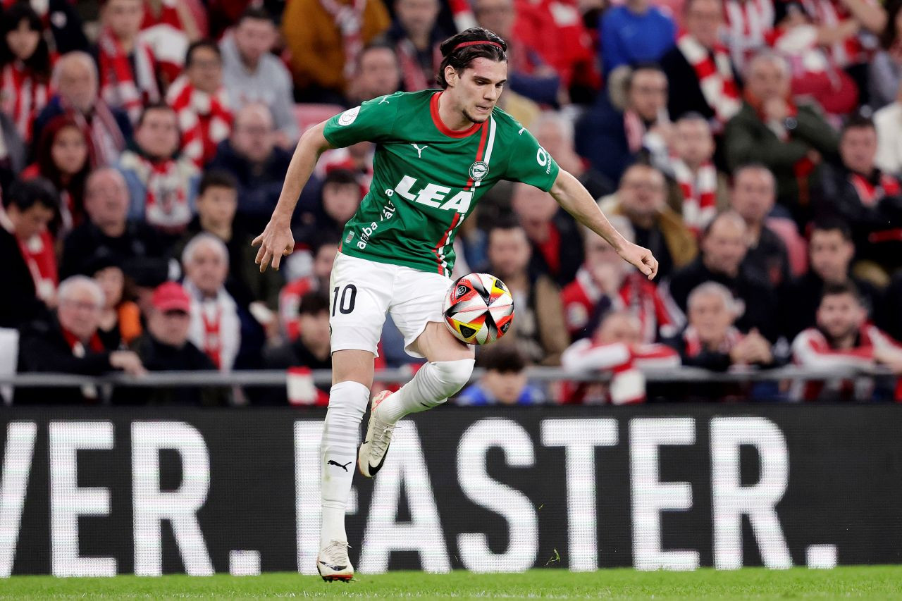 Bascii, necruțători: Ianis Hagi nu a primit notă, deși a jucat 90 de minute pentru Alavés. „Altă șansă ratată!”_3