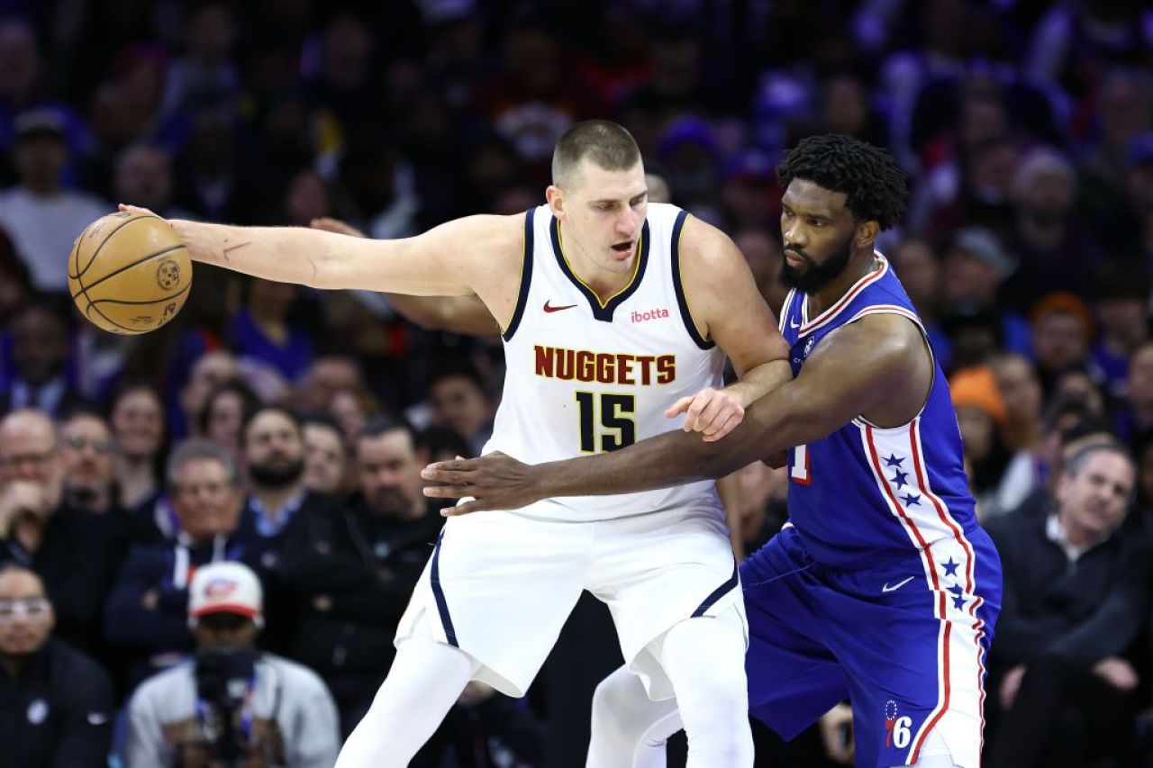 Jokic, blocat în avion timp de aproape 9 ore! Nuggets au pierdut meciul cu Philadelphia_8