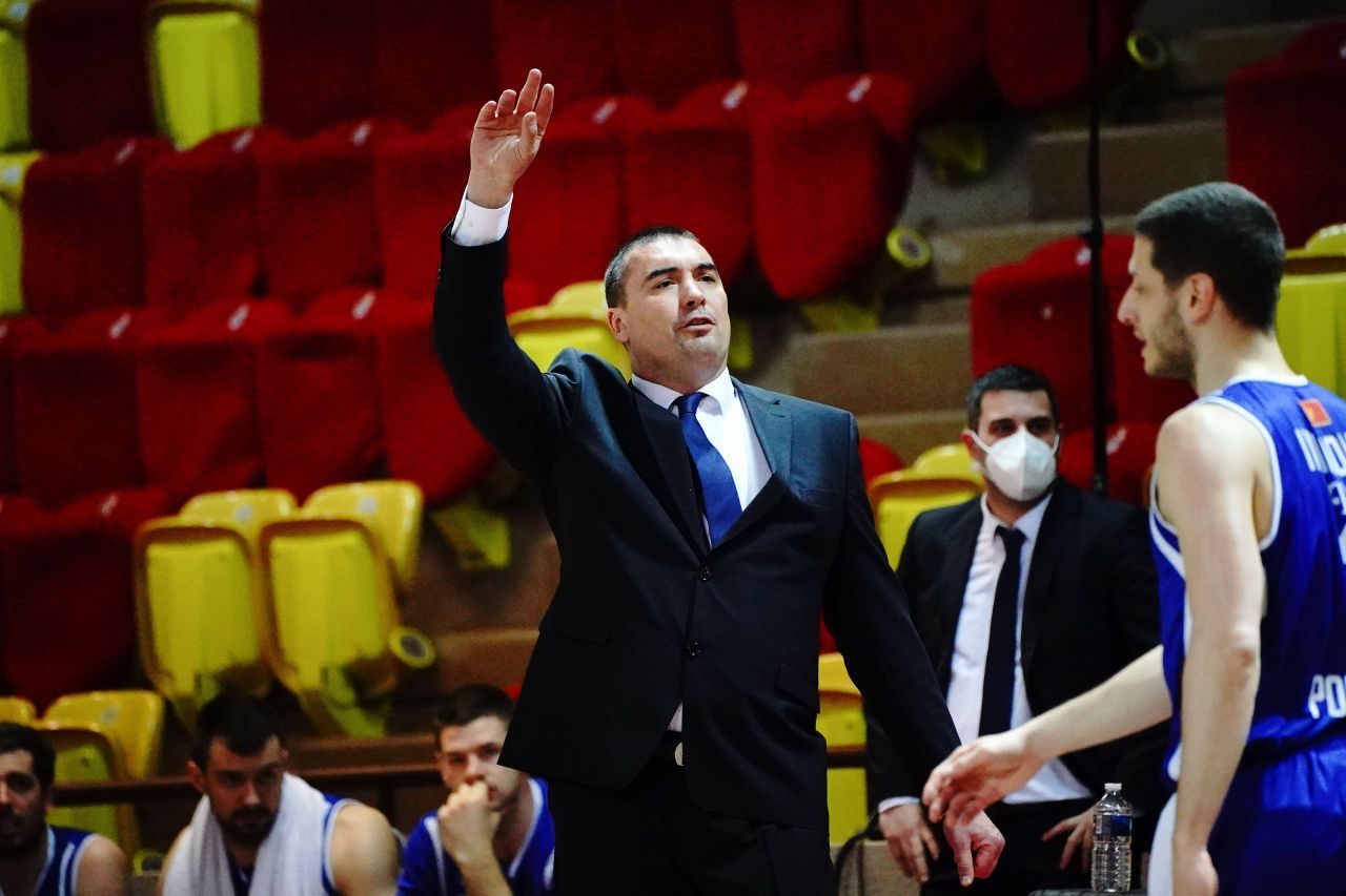 Tragedie în lumea sportului! Antrenorul a murit la doar 46 de ani după ce a suferit un infarct în timpul cinei cu echipa _5