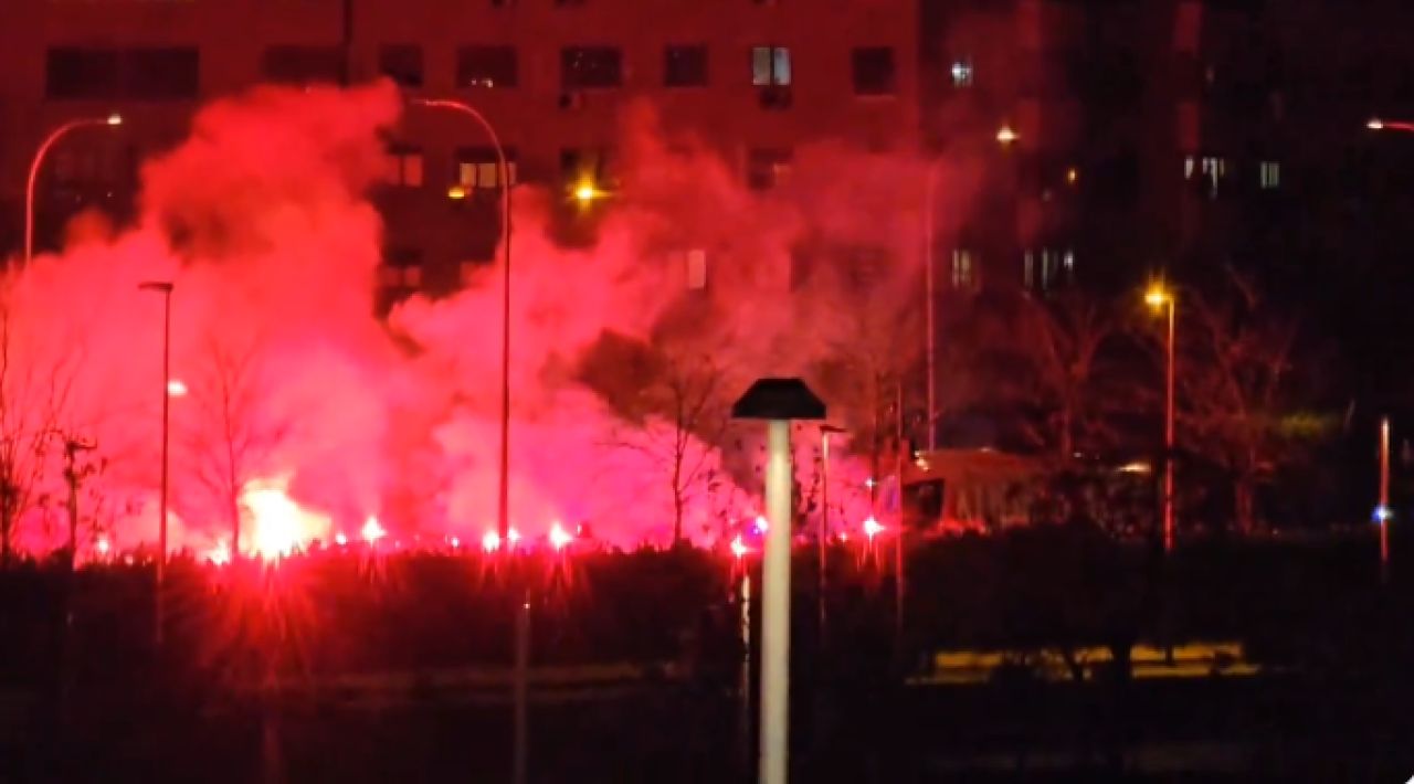 Atmosferă incendiară la Madrid, înainte de Atletico - Real. Fanii gazdelor s-au dezlănțuit în jurul stadionului_1