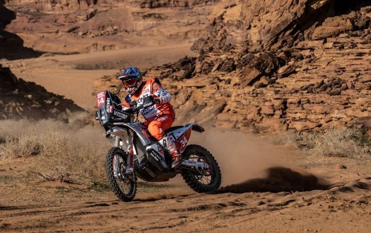 Raliul Dakar s-a încheiat azi cu o mare surpriză! Cine a câștigat și pe ce loc a terminat românul Emanuel Gyenes_14