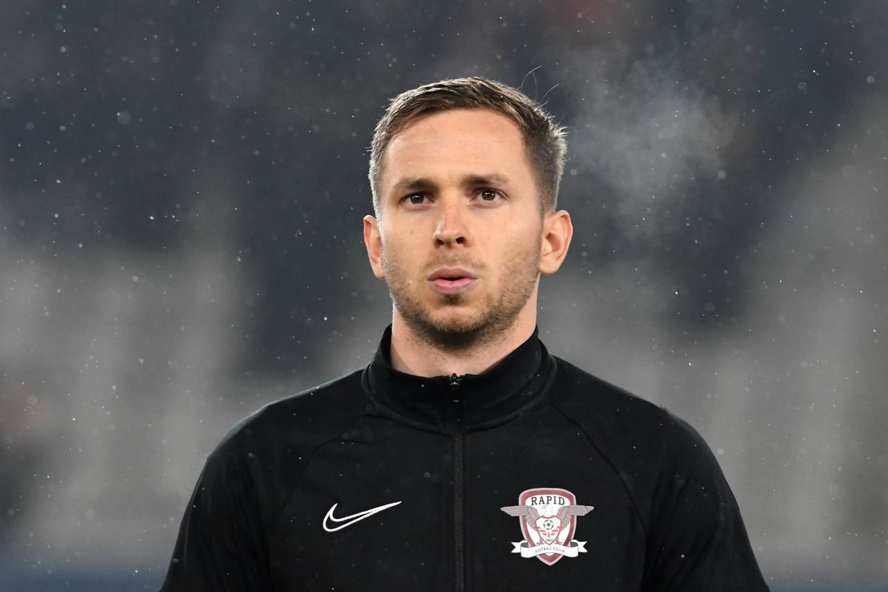 Căpitanul Rapidului, dăr&acirc;mat după CFR Cluj - Rapid 3-0: &bdquo;Ne cerem scuze &icirc;n față suporterilor. Au stat &icirc;n frig pentru noi&rdquo;