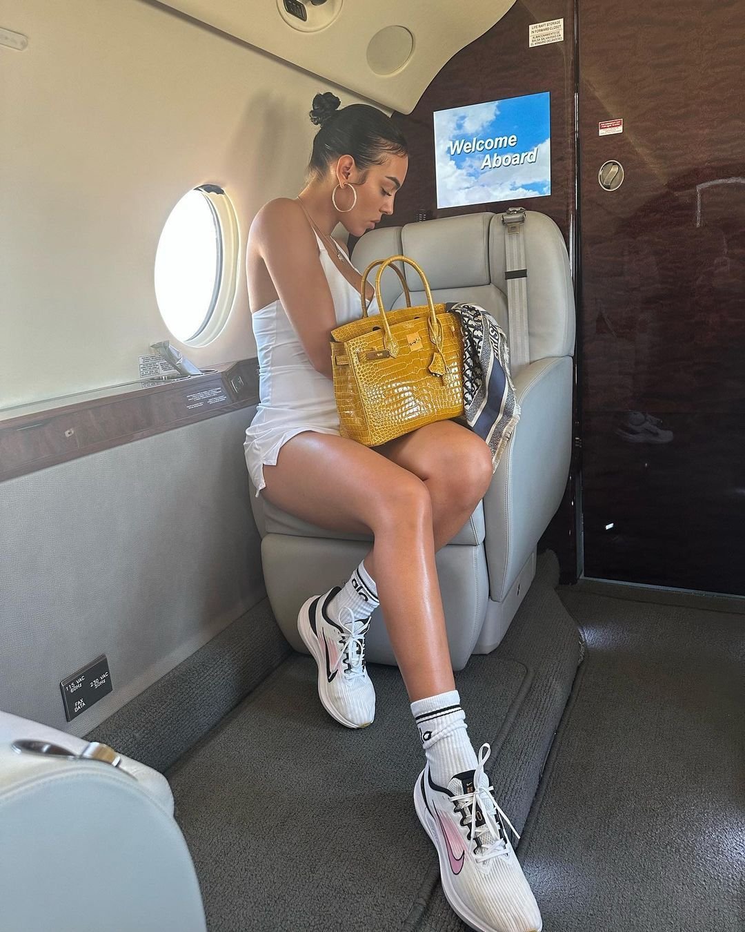 A fost seara lui Ronaldo, dar toți ochii au fost pe Georgina! Rochia mini în care a apărut a întors toate privirile _15